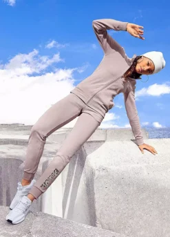 Bench Logo Print Sweatpants -Sunbeach Style Shop Bench Logo Print Sweatpants31629255FRSP W01