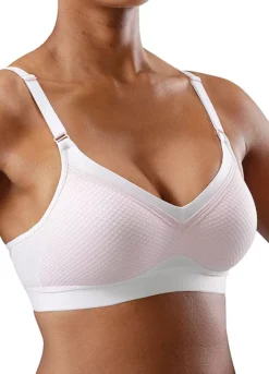 Triumph Free Motion Non-Underwired Sports Bra