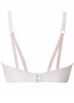 Triumph Free Motion Non-Underwired Sports Bra 9 Triumph Free Motion Non-Underwired Sports Bra -Sunbeach Style Shop Triumph Free Motion Non Underwired Sports Bra799643FRSC W01