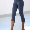 Vivance Capri Leggings